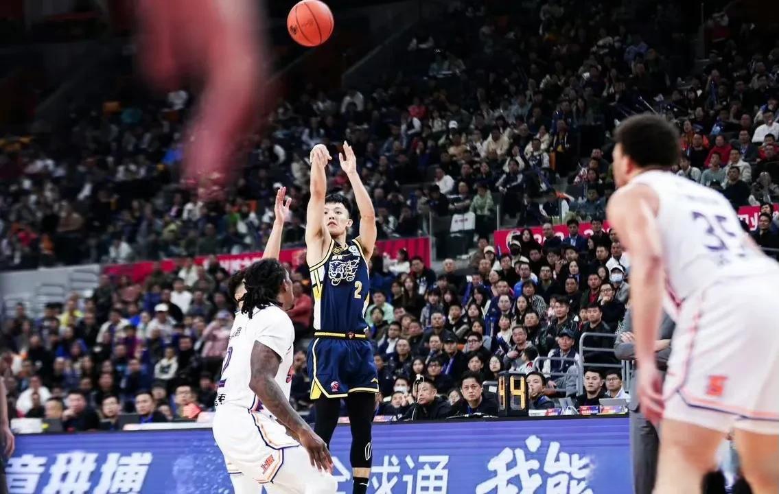 关于上海男篮惜败广东队，结束征程的信息