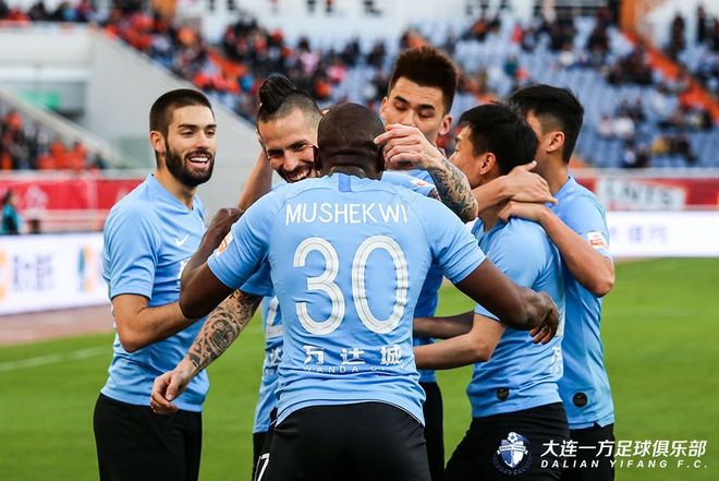 关于大连一方客场逼平山东鲁能，保持不败势头的信息